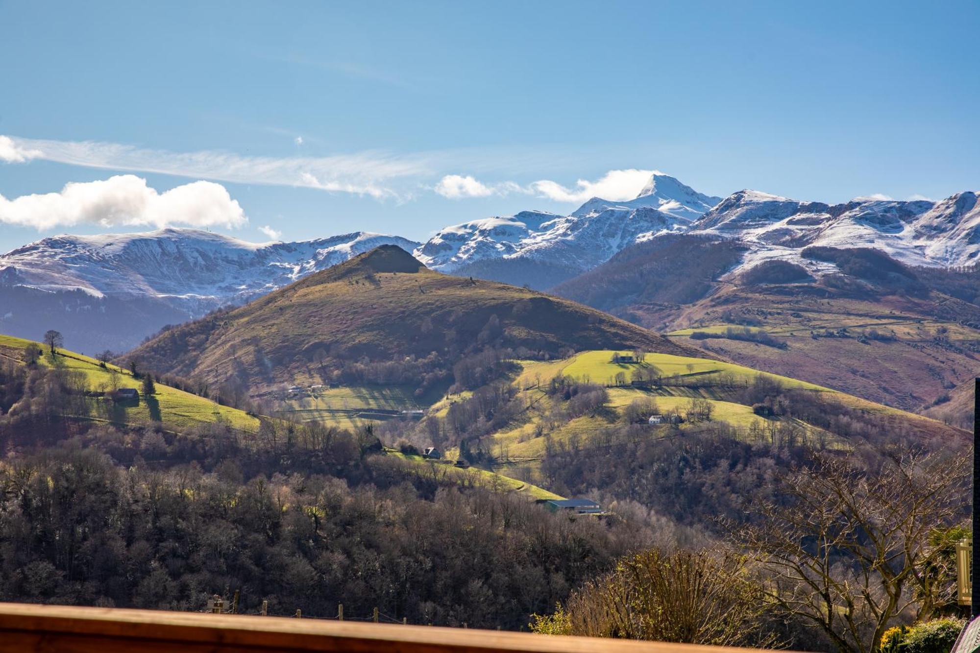 Chalet Dans Les Hautes- Pyrenees Entre Lourdes Et Bagneres Calme Et Vue Magnifique Arrodets-ez-Angles Exterior photo